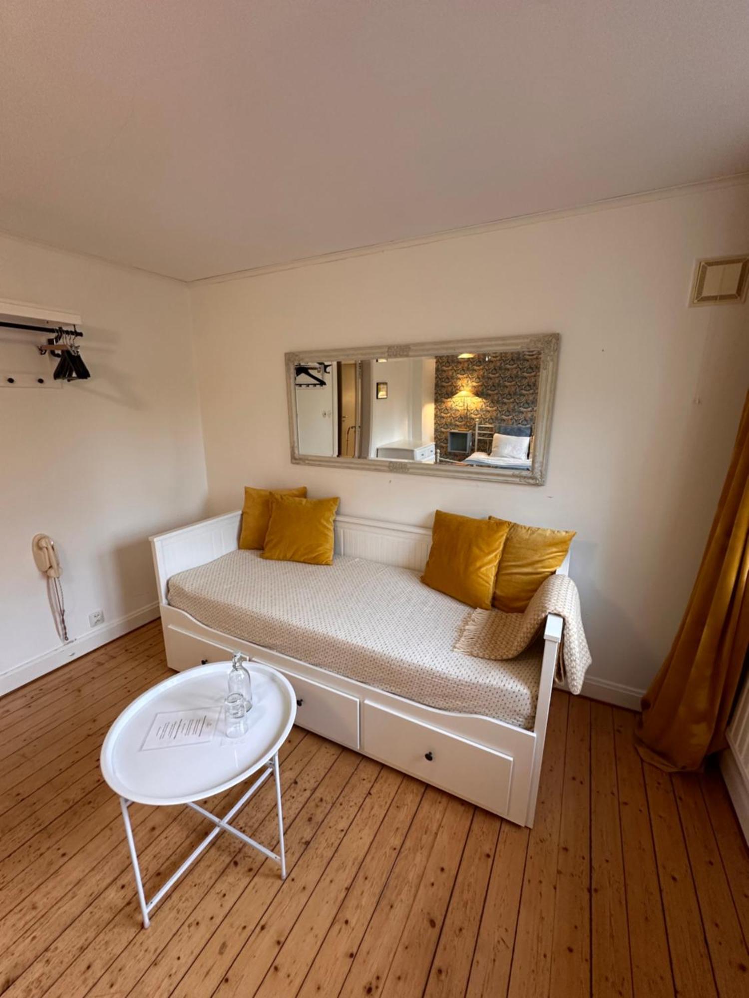 Minnesberg Bed & Breakfast Треллеборг Экстерьер фото