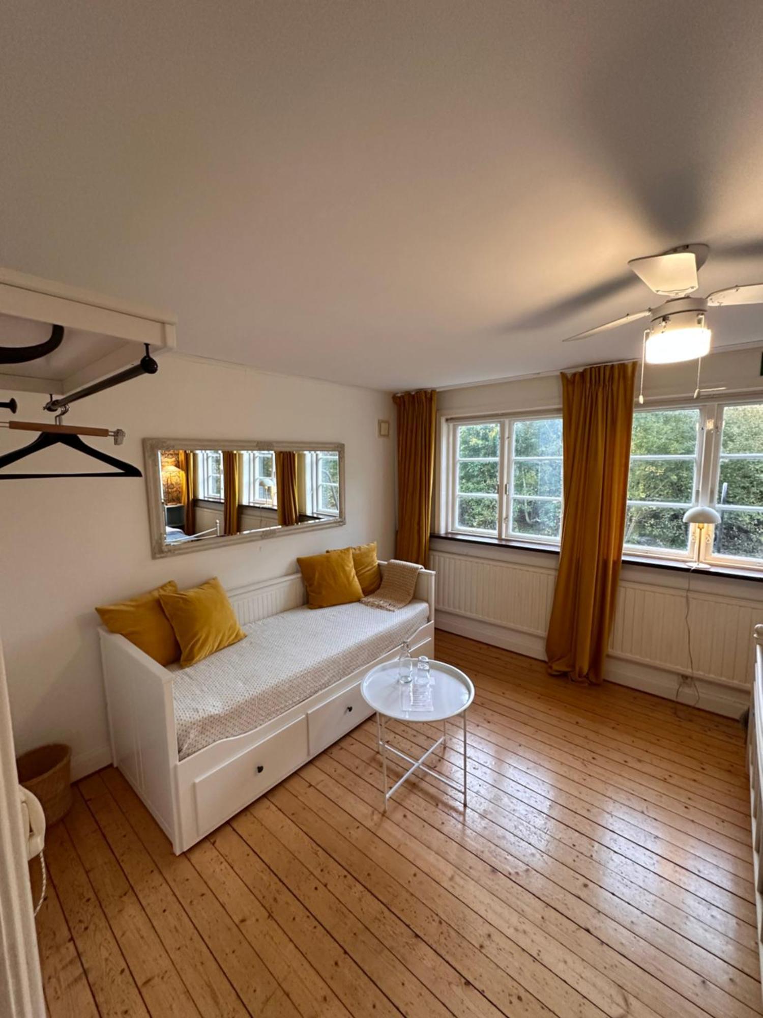 Minnesberg Bed & Breakfast Треллеборг Экстерьер фото